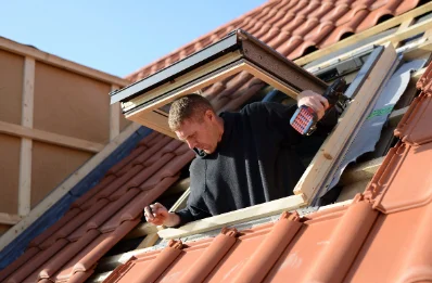 Pose de fenêtres de toit Velux à Doville